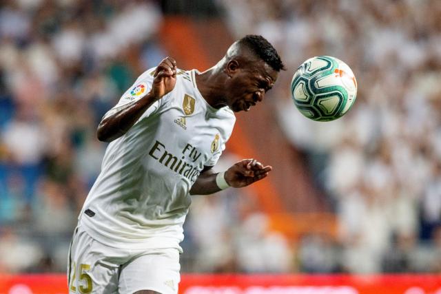 赵继伟18+10辽宁8人上双大胜深圳 总分2-0领先