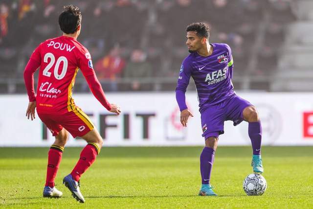 CBA全明星星锐赛：石奎20分清华险胜一年级队